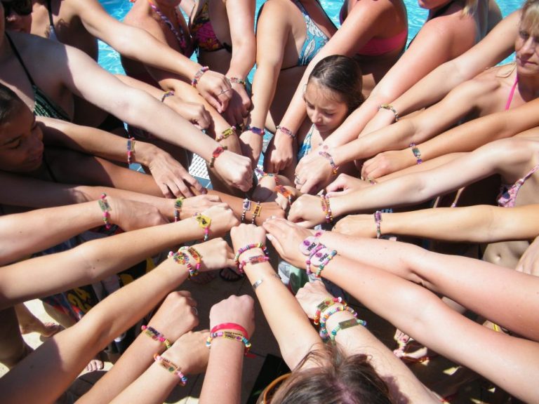 A KÖZÖSSÉG ÉPÍTŐ EREJE – Amire mindenkinek szüksége van
  