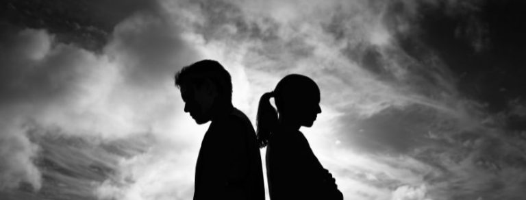 „Sokszor találkoztam olyannal is, aki nem a kapcsolattól fullad meg, hanem önmagától” – Interjú L. Stipkovits Erikával
  